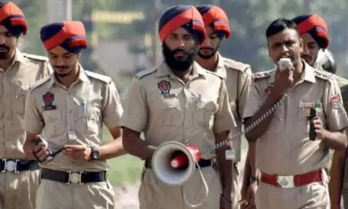 Punjab दशहरा उत्सव: नजर रखने के लिए 600 से अधिक हाई-टेक नाके स्थापित Punjab दशहरा उत्सव: नजर रखने के लिए 600 से अधिक हाई-टेक नाके स्थापित