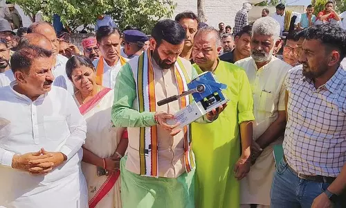 Haryana : सैनी ने अनाज मंडियों का दौरा किया, समय पर उठान और धान के लिए एमएसपी का वादा किया Haryana : सैनी ने अनाज मंडियों का दौरा किया, समय पर उठान और धान के लिए एमएसपी का वादा किया
