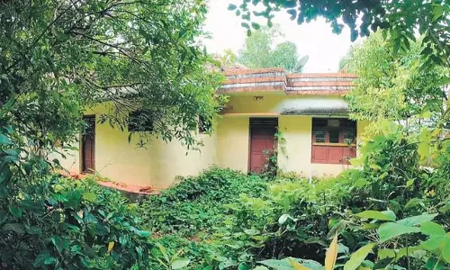 दो साल बाद, एलंथूर मानव बलि के आरोपी का घर भूत घर बन गया दो साल बाद, एलंथूर मानव बलि के आरोपी का घर भूत घर बन गया