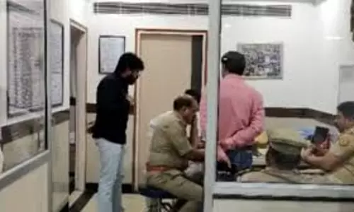 Noida: एमिटी यूनिवर्सिटी के बाहर दो छात्रों के विवाद में चली गोली
