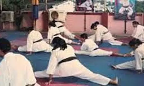 तमिलनाडु में सरकारी घरों में रहने वाली लड़कियों के लिए आत्मरक्षा की शुरुआत तमिलनाडु में सरकारी घरों में रहने वाली लड़कियों के लिए आत्मरक्षा की शुरुआत