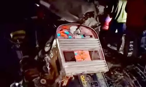 Sriganganagar तिलक ब्रिज एक्सप्रेस ट्रैक्टर-ट्रॉली से टकराई, कोई हताहत नहीं