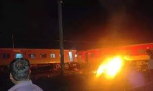 तमिल में मैसूर-दरभंगा बागमती एक्सप्रेस मालगाड़ी से 12 नंबर दुर्घटनाग्रस्त हो गए