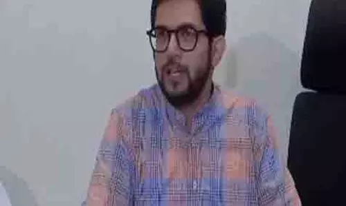 Navi Mumbai airport पर वायुसेना के विमान की लैंडिंग को लेकर आदित्य ठाकरे ने महायुति सरकार की आलोचना की Navi Mumbai airport पर वायुसेना के विमान की लैंडिंग को लेकर आदित्य ठाकरे ने महायुति सरकार की आलोचना की