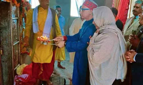मुख्य न्यायाधीश ने Chamunda Devi मंदिर में पूजा-अर्चना की