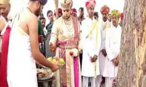 Mysore Dussehra: राजा यदुवीर ने की विजयादशमी पूजा, मैसूर पैलेस में प्राचीन कुश्ती का आयोजन