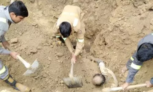 Gujarat: निर्माण स्थल पर मिट्टी धंसने से पांच मजदूरों की मौत