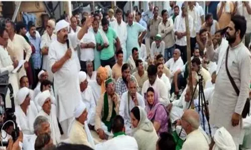 Shamli: मिल अधिकारियों से वार्ता फिर विफल हुई Shamli: मिल अधिकारियों से वार्ता फिर विफल हुई
