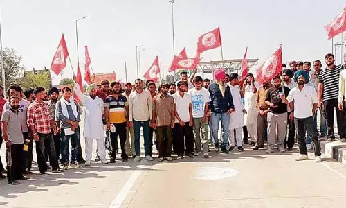 टोल कर्मचारियों ने दिया धरना, यात्रियों ने अबोहर-Sriganganagar मार्ग पर मुफ्त यात्रा की