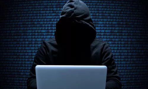 KERALA : क्रिप्टोकरेंसी धोखाधड़ी में 18.5 लाख रुपये गंवाने के बाद कन्नूर में एक व्यक्ति गिरफ्तार KERALA : क्रिप्टोकरेंसी धोखाधड़ी में 18.5 लाख रुपये गंवाने के बाद कन्नूर में एक व्यक्ति गिरफ्तार