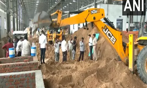 Gujarat: मेहसाणा जिले में दीवार गिरने से 6 लोगों की मौत Gujarat: मेहसाणा जिले में दीवार गिरने से 6 लोगों की मौत