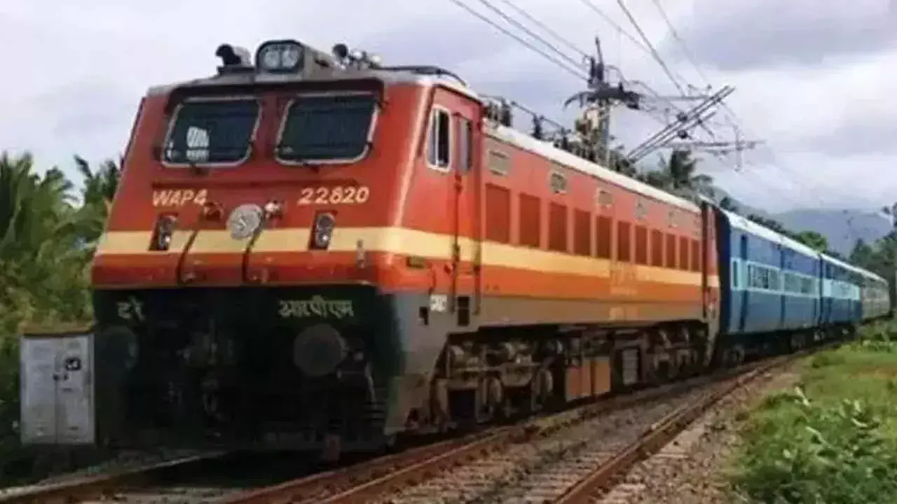SCR ने द्वि-साप्ताहिक एक्सप्रेस ट्रेनों का विस्तार किया SCR ने द्वि-साप्ताहिक एक्सप्रेस ट्रेनों का विस्तार किया