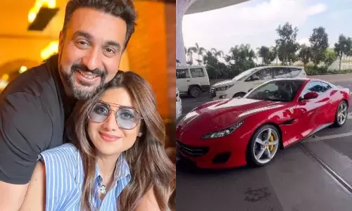 Shilpa Shetty राज कुंद्रा के साथ 4 करोड़ की फेरारी पोर्टोफिनो में मुंबई एयरपोर्ट पहुंचीं, वीडियो... Shilpa Shetty राज कुंद्रा के साथ 4 करोड़ की फेरारी पोर्टोफिनो में मुंबई एयरपोर्ट पहुंचीं, वीडियो...