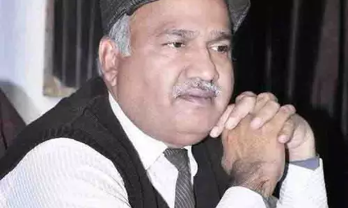 Editorial: वास्तविक के बरक्स आभासी दुनिया