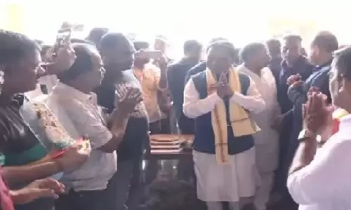 कटक बनेगा स्मार्ट सिटी, CM ने सिल्वर सिटी में दुर्गा पूजा पंडालों का दौरा करने के बाद कहा कटक बनेगा स्मार्ट सिटी, CM ने सिल्वर सिटी में दुर्गा पूजा पंडालों का दौरा करने के बाद कहा