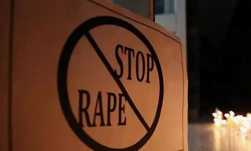 UP: नाबालिग लड़की के साथ उसके प्रेमी और दोस्तों ने किया सामूहिक बलात्कार, तीन गिरफ्तार