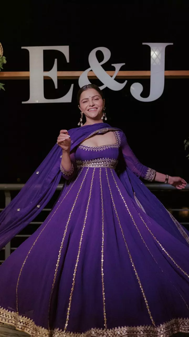 रुबीना दिलैक शूट में नजर आई