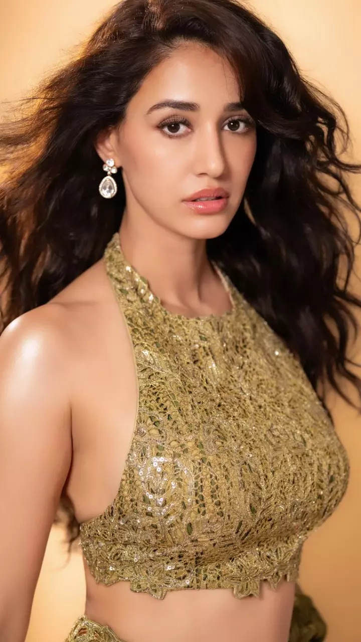 दिशा पटानी का सिज़लिंग लुक