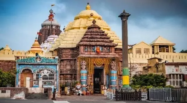 Puri Srimandir में विजयादशमी के अवसर पर भगवान जगन्नाथ का राजराजेश्वर बेशा