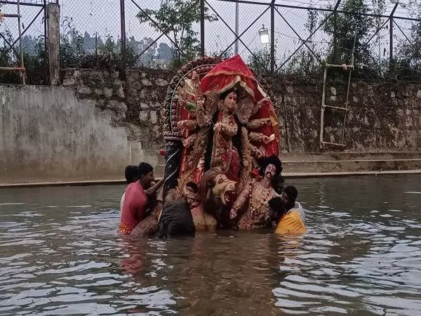 Meghalaya: शिलांग में मूर्ति विसर्जन के साथ दुर्गा पूजा समारोह संपन्न