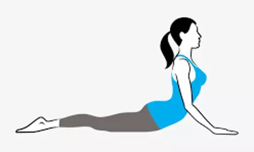 Yoga For Glowing Skin: चमकती त्वचा के लिए बेहद कारगर है ये योगासन