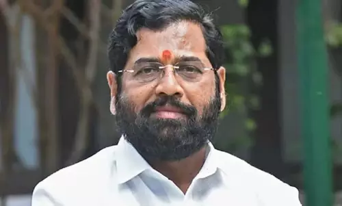 Maharashtra: एकनाथ शिंदे ने उद्धव पर निशाना साधा Maharashtra: एकनाथ शिंदे ने उद्धव पर निशाना साधा