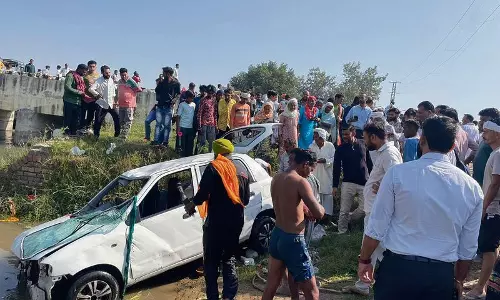 Haryana : कैथल नहर में कार गिरने से एक ही परिवार के 8 लोगों की मौत Haryana : कैथल नहर में कार गिरने से एक ही परिवार के 8 लोगों की मौत
