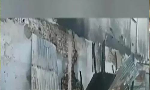 odisha: ओडिशा में भीषण आग से सब्जी मंडी नष्ट odisha: ओडिशा में भीषण आग से सब्जी मंडी नष्ट