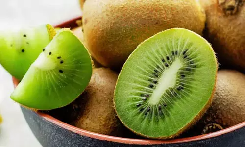 इस खट्टे-मीठे फल में पोषक तत्वों की भरमार होती इस खट्टे-मीठे फल में पोषक तत्वों की भरमार होती