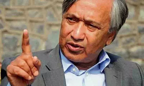 सेवा नियमों में बदलाव निर्वाचित सरकार को कमजोर करता है: CPM