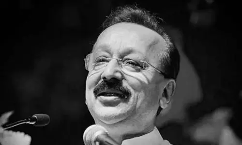 Baba Siddiqui की हत्या पर बॉलीवुड शोक मना रहा