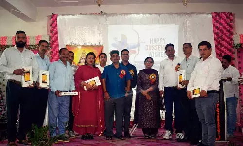 विधायक ने Shahpur विधानसभा क्षेत्र के 229 शिक्षकों को टैबलेट वितरित किए