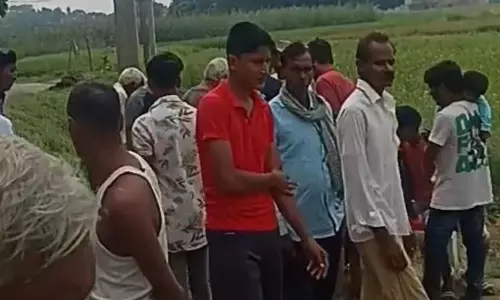 Prayagraj: मां काली की मूर्ति हुई खंडित, ग्रामीणों ने किया हंगामा