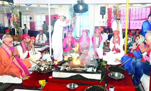 Jammu: वैष्णो देवी मंदिर में शतचंडी यज्ञ आध्यात्मिक उत्साह के साथ संपन्न हुआ