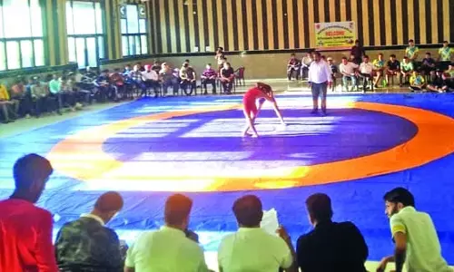Jammu: अंतर जिला यूटी स्तरीय कुश्ती टूर्नामेंट भद्रवाह में संपन्न Jammu: अंतर जिला यूटी स्तरीय कुश्ती टूर्नामेंट भद्रवाह में संपन्न