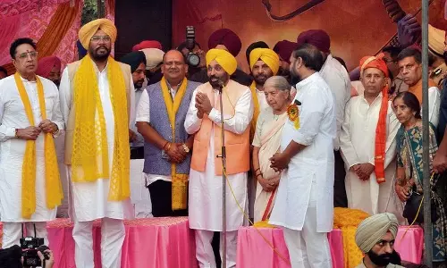 Amritsar में बुराई पर अच्छाई की जीत का जश्न हर्षोल्लास से मनाया गया Amritsar में बुराई पर अच्छाई की जीत का जश्न हर्षोल्लास से मनाया गया