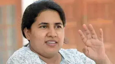 मासिक भुगतान मामले में महत्वपूर्ण कार्रवाई; SFIO ने वीना विजयन का बयान दर्ज किया मासिक भुगतान मामले में महत्वपूर्ण कार्रवाई; SFIO ने वीना विजयन का बयान दर्ज किया