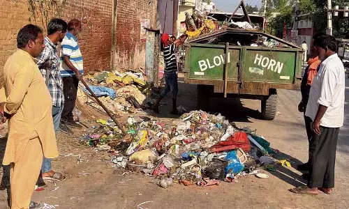 Ludhiana: सफाई कर्मचारी छुट्टी के दिन भी काम करते Ludhiana: सफाई कर्मचारी छुट्टी के दिन भी काम करते