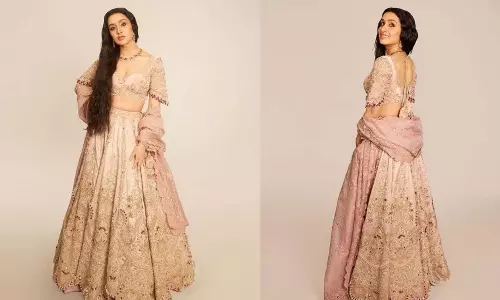 Lakme Fashion Week में कल्कि की शोस्टॉपर बनीं श्रद्धा कपूर, ड्रीमी लहंगे में आईं नजर Lakme Fashion Week में कल्कि की शोस्टॉपर बनीं श्रद्धा कपूर, ड्रीमी लहंगे में आईं नजर