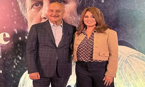 Anupam Kher ने कैंसर के बाद महिमा चौधरी के साहस की प्रशंसा की Anupam Kher ने कैंसर के बाद महिमा चौधरी के साहस की प्रशंसा की