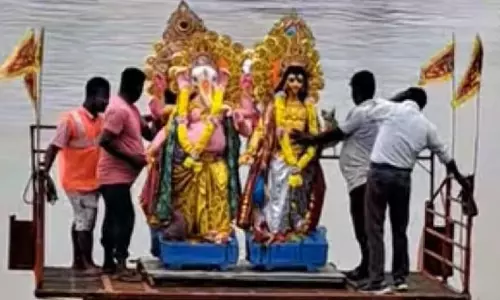 Assam में भारी बारिश के बीच उत्साह के साथ मनाई गई दुर्गा पूजा Assam में भारी बारिश के बीच उत्साह के साथ मनाई गई दुर्गा पूजा
