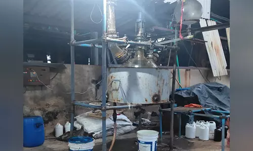 DRI ने झाबुआ में अवैध मेफेड्रोन फैक्ट्री का भंडाफोड़ किया, 112 किलोग्राम मादक पदार्थ जब्त