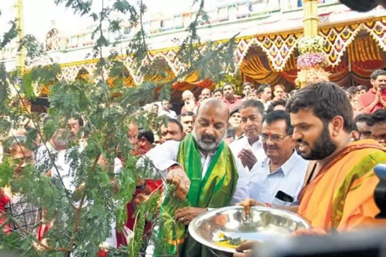 Bandi Sanjay: कांग्रेस सरकार पंचायत चुनाव टालने के लिए जाति जनगणना की योजना