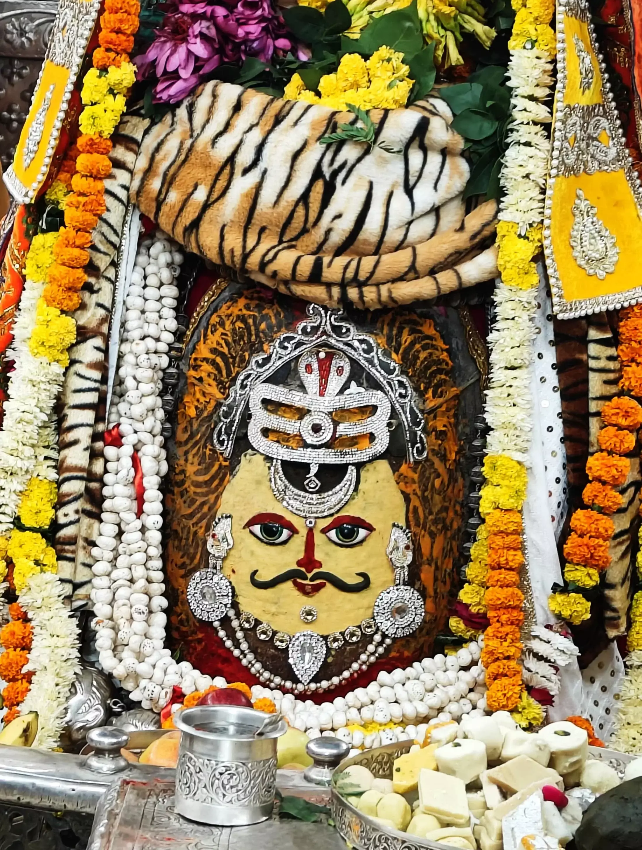 Ujjain: भस्मआरती में त्रिपुंड, सर्प और चंद्र लगाकर सजे  महाकाल