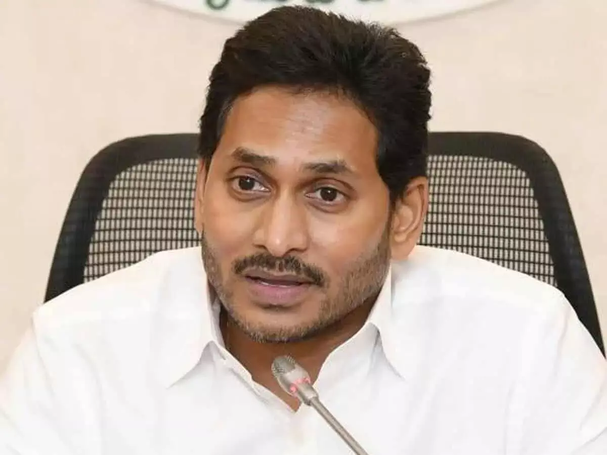 Jagan ने राज्य में बड़े पैमाने पर ‘रेत लूट’ के लिए सीएम की आलोचना की