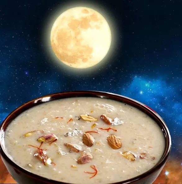 Sharad Purnima के दिन खीर को चाँद की रोशनी में क्यों रखा जाता