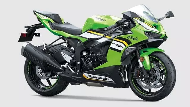 कावासाकी निंजा ZX-6R नए रंग में डीलरशिप पर पहुंची