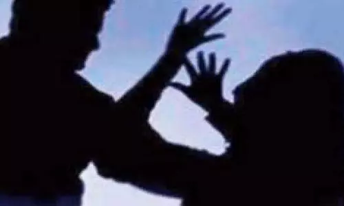 ब्‍यूटीशियन को धमकी, संबंध नहीं बनाने पर डरा-धमका रहा मुस्लिम युवक
