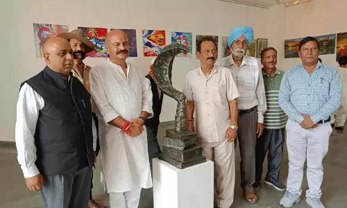 प्रमुख सचिव ने कला केंद्र में तीन दिवसीय अंतरराष्ट्रीय कला प्रदर्शनी का उद्घाटन किया