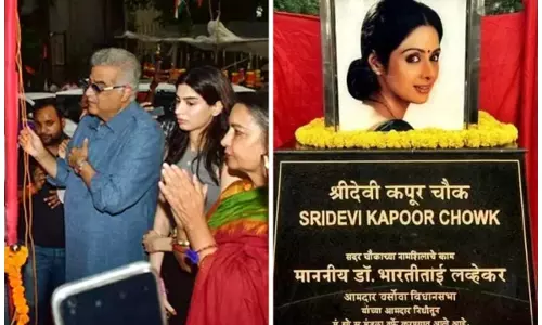 बोनी और ख़ुशी कपूर ने मुंबई में श्रीदेवी चौक का उद्घाटन किया